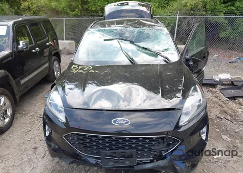 2021 Ford Escape Sel z USA, uszkodzony, nr VIN 1FMCU9H94MUA61032